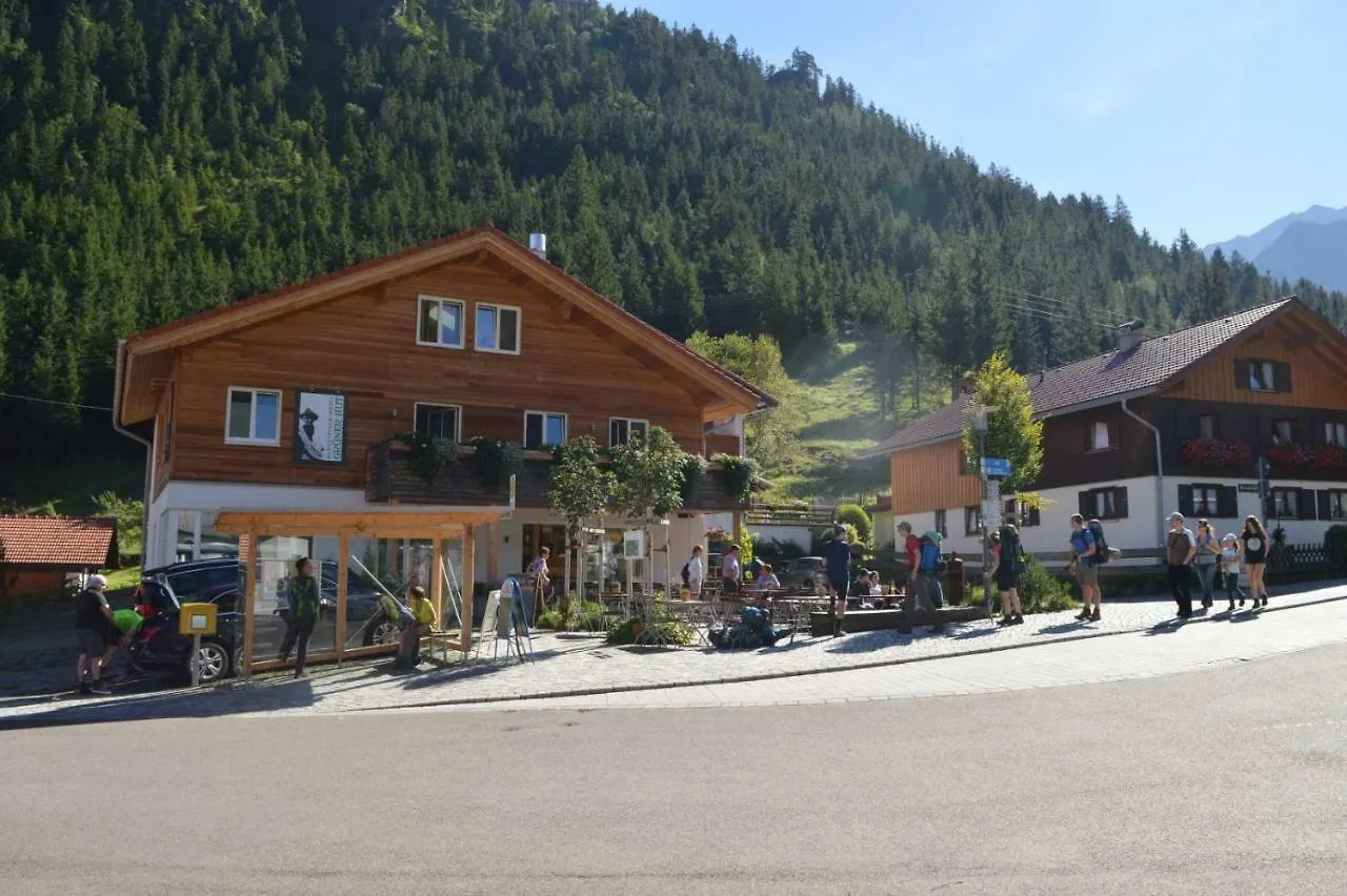 Gruener Hut - Dein Berghotel contacts